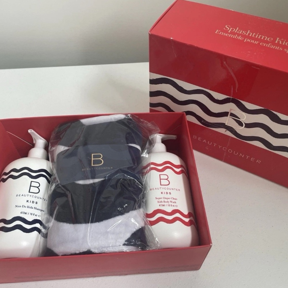 Beautycounter Splashtime Kid’s Set Gift NEW IN BOX + Towel